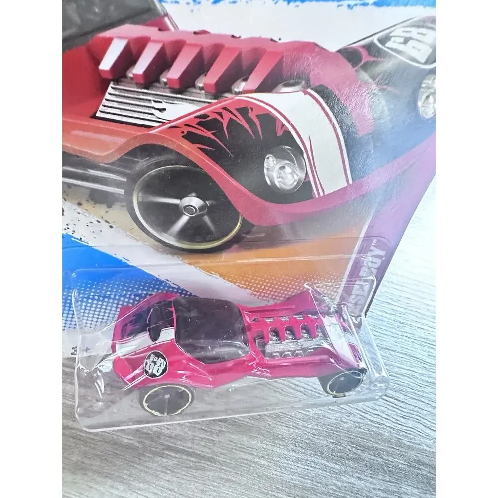 Hot Wheels 2012 New Models 1/50 Red & Gold Troy Soldier Toy Car 1/247 H63